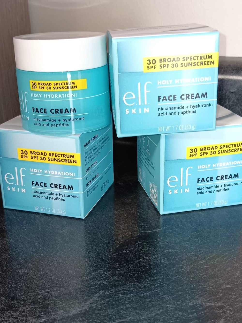 4 Holy Hydration! Face Cream SPF 30 — Aqua - Picture 5 of 6